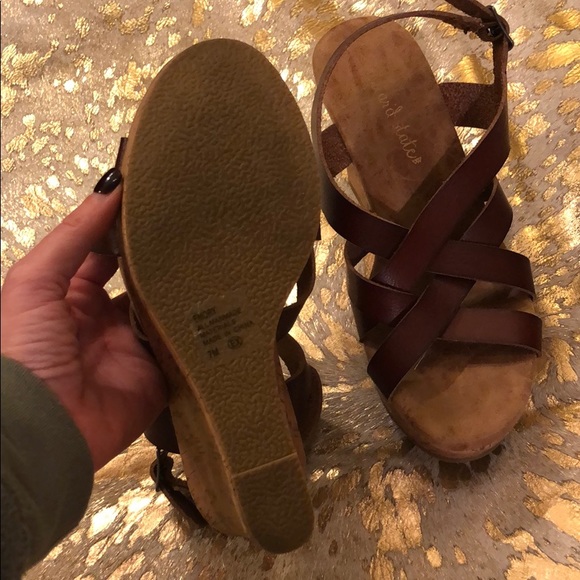 Altar’d State strappy wedges - Picture 6 of 6